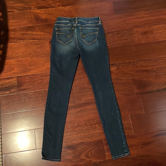 Bullhead Jeans - Picture 2 of 5